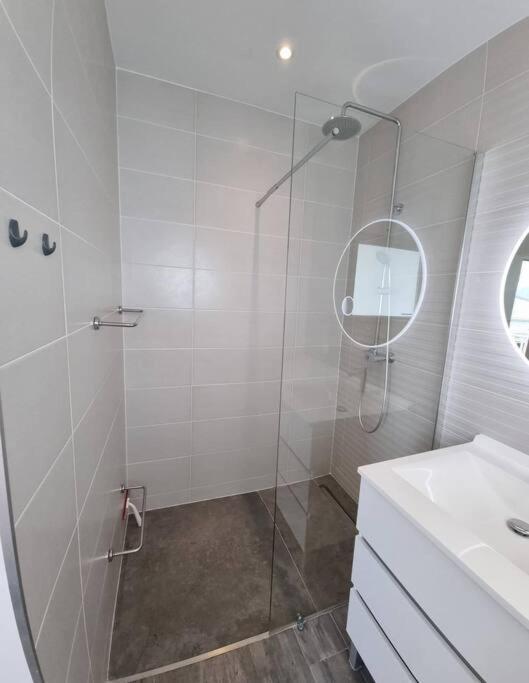 Superbe Studio Lumineux, Vue Sur Piscine Et Mer Baie Nettle Ngoại thất bức ảnh